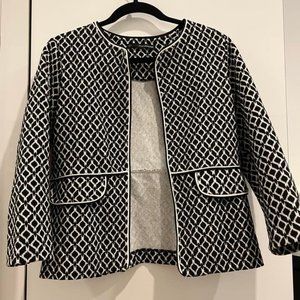 Sfera Collection Black and White Cropped Blazer (Size Medium)